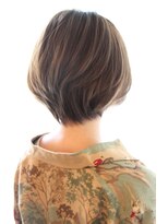 レウナ 外苑前(Reuna)&nbsp;【30代40代50代】ボリューム出すならひし形ショートボブ