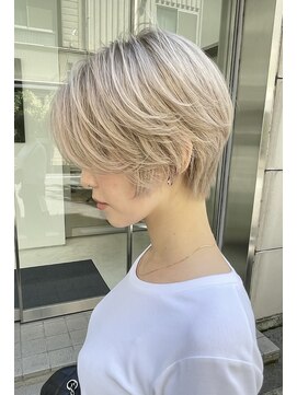 アミ ヘアー ガーデン(ami hair garden) ホワイトベージュ×レイヤーショート