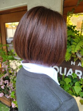 スクエアウーノ 博多(SQUARE＊UNO HAKATA) ナチュラルワンレンボブ　丸みボブ　艶カラー　ブラウンカラー