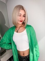 キオク(KIOX)&nbsp;ホワイトシルバー/切りっぱなしボブ