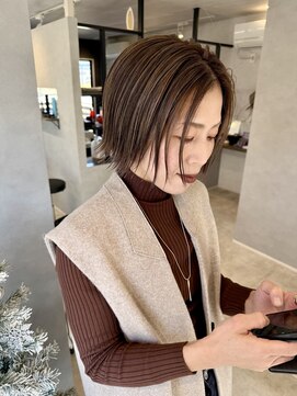 ノアレ(Noale) ハイライトショートボブ