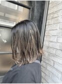 切りっぱなしボブ_ハイライトベージュ