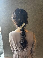 サリーワンフォーワン(Sally 141)&nbsp;大きなカールのお呼ばれ編みおろし