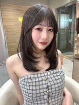 グロー 大宮(GLROW)&nbsp;顔まわりカット　レイヤーカット　ミディアム　グレージュ