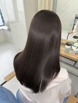 エミン(emyn)&nbsp;髪が変わる【美髪革命】艶髪/髪質改善/縮毛矯正/代々木