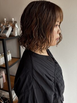 ツイギー 宮西店(TWiGGY) 切りっぱなしボブにスパイラルパーマ
