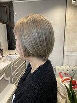 ヘアアンドメイク アリス(hair&make ALICE produce by COLT)&nbsp;ショート　ダブルカラー　イルミナ　ミルクティーベージュ