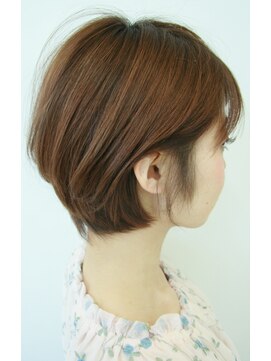 ラグエル(RAGUEL) 【30代40代50代】 美シルエットの耳かけボブ RAGUEL