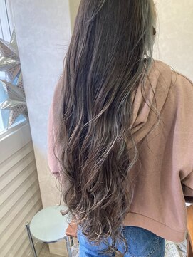 ラウレア(Laule'a) グレージュハイライトカラー