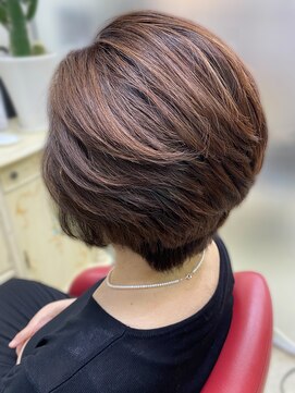 アルファ インタラクティブ エム フラワー(ALUFA interactive.M Flower) 30代40代丸みショート脱白髪染め＆ハリウッドトリートメント