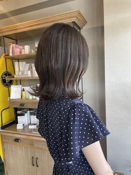 ラテ ヘア リリィ(latte hair lily) 大人可愛い/グレージュ