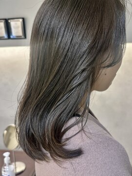 インビテーション(invitation) オリーブブラウン・寒色カラー・艶ブラウン・イルミナカラー