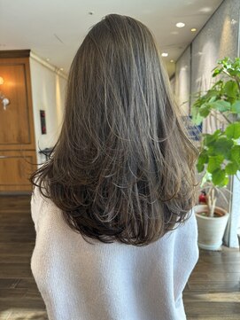 ザック ヴィ(ZACC vie) オリーブベージュ レイヤーカット