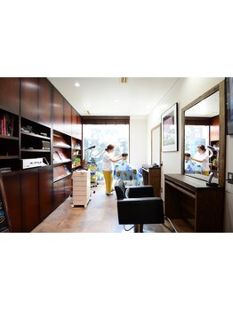 周りを気にせずゆったり過ごせる個室空間で、あなただけの贅沢なサロンタイムをお届け♪お子様同伴も可◎