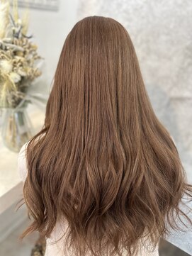 ラビス(Lovis) 黒髪カタログ/ボブルフ/ネビージュ/小顔に見せるヘア/ワンレン