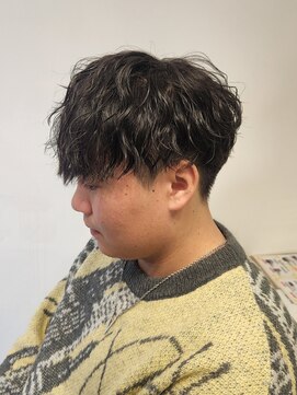 ニアウ 伊勢崎連取店(Niau) 刈り上げショートマッシュ縦落ちツイストスパイラルパーマ