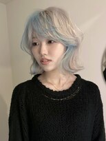 イェッカ パビル(YECCA pabil)&nbsp;水色とホワイトのデザインカラー