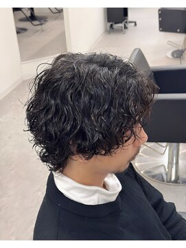 ブライト(BRIGHT) センターパートウルフスパイラルパーマ