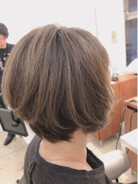 アッシュ 荻窪店(Ash) 大人ボブ【イルミナカラー/ショートボブ/白髪ぼかし/荻窪】