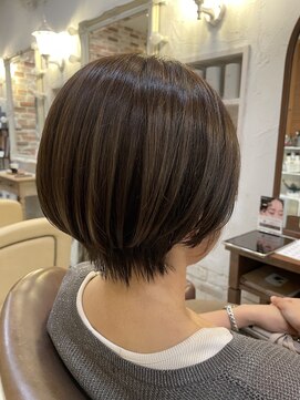 ヴィアンカ(Vianca) 丸みショートボブ