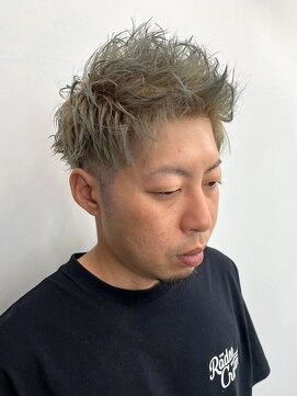 セプト 博多(SEPT.) スパイキーショート アップバング ハイトーン 束感 フェード