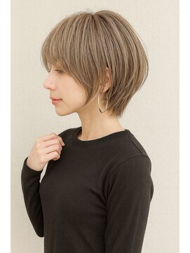 ショートレイヤー　ハイライト　ブリーチ　白髪ぼかし