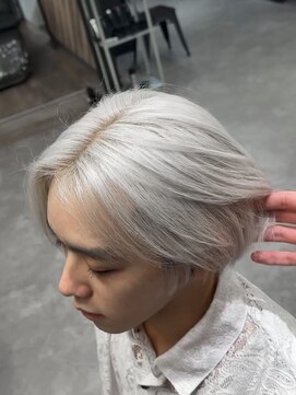 ルィ 名古屋栄(llwy) ホワイトカラー