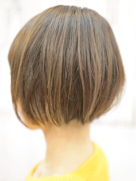 シャンパトラ(SCHON PATRA) ふんわりタイトショートボブ