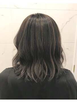 レイドバック(LAID BACK) 【LAIDBACK代官山】切りっぱなしボブ×グレーアッシュハイライト