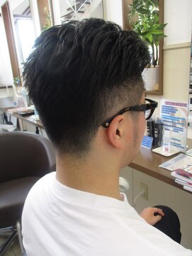 コアフィールフィス(COIFFURE fils) 《見附・新町》ツーブロック刈り上げ