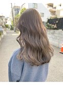 オリーブベージュ×無造作巻き