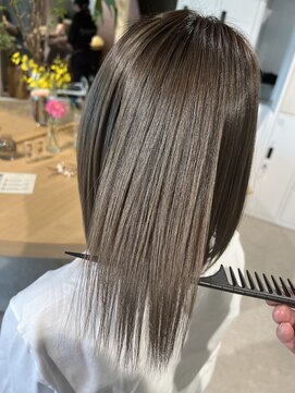 ユミリーバイルコル(umily by RuCOR.) ショコラアッシュ/ヘルシースタイル/ふんわりカール/向ヶ丘遊園