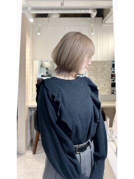 グロウ 恵比寿(grow) ホワイトミルクティーくびれボブ