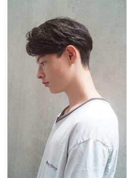 レジュアル(RESSUAL) 黒髪シークレットパーマ流行スーツ短髪ツーブロック束感モテる