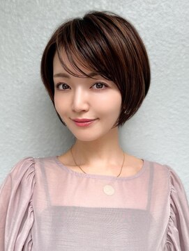 アフロート エル 大阪(AFLOAT L) 耳かけショートボブ/30代/40代/50代/くすみベージュ