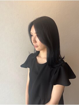 シモン(SIMON) 外ハネミディアムヘア