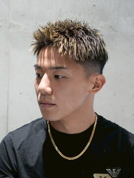 MEN'S/ハイライト×アップバングショート/テーパーフェード