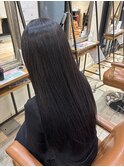 透明感たっぷりブルーブラックカラー