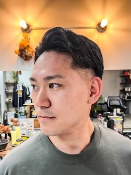 ミスターマウントロックバーバーショップ(MR.MT.ROCK BARBER SHOP) テーパーフェード