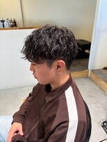 スリー(THREE) メンズパーマで無造作ルーズウェーブ!朝ラク小顔見せ
