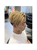 ヘアーリゾートレガロ 八尾店(Hair Resort regalo)&nbsp;八尾／明るいブロンドのセンターパート