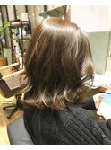 春オススメ!寒色×ベージュ