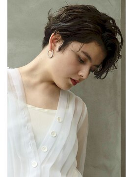 アカ(ACA) 【ACA】アンニュイパーマが可愛いセンシュアルショート