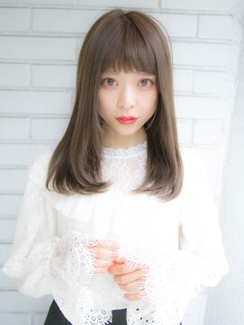 ルティア(Lutia) ナチュラルストレート×アッシュベージュ