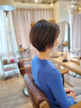 ヘアスペース リズム グリーン(Hair space Rizm green) 安心の長さのショートボブです