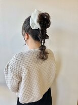 リコ(RICO)&nbsp;変形ポニーアレンジ