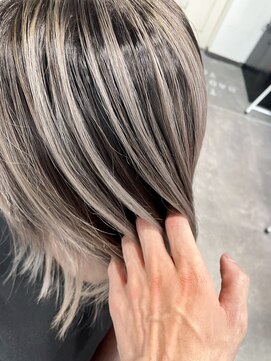 ウォンク(WONK.) [WONK.] バレイヤージュ　ホワイト×グレージュ