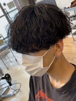 波巻きスパイラルパーマメンズマッシュツーブロック栄