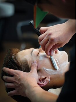 タフ バーバーショップ 大濠店(TOUGH BARBER SHOP)の写真/【NET予約限定◇カット+シェービング¥4650】清潔感は残しながら,多彩なひげデザインで大人の魅力を引き出す