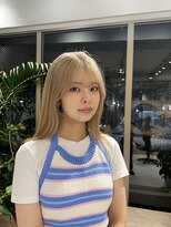 スタン 渋谷(Stam)&nbsp;ナチュラルブロンドウルフカット冬カラー透明感ブリーチ渋谷駅